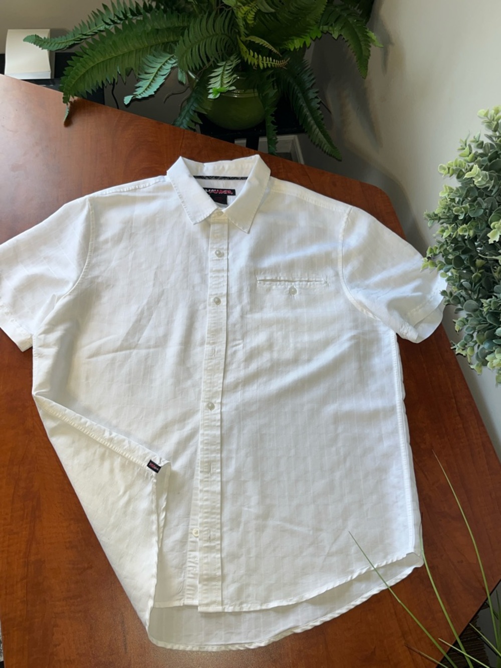 Men’s Tony Hawk White Short-Sleeve Button-Down Shirt for Summer ☀️